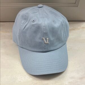 Vuori dad hat in color crystal blue